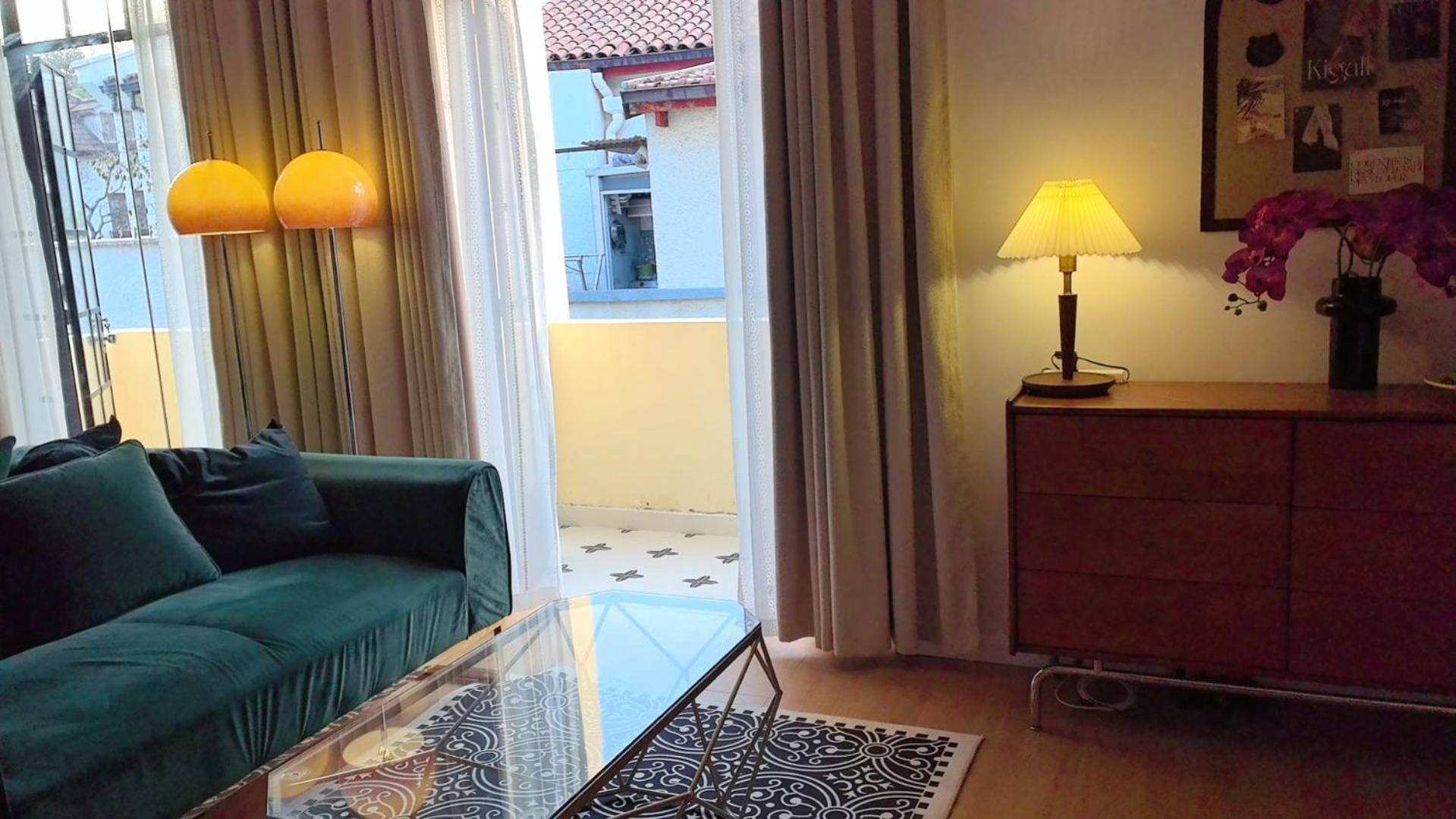 Hills & Zinn Sunshine With Balcony Near Metro Line1 Changshu Rd Xangai
