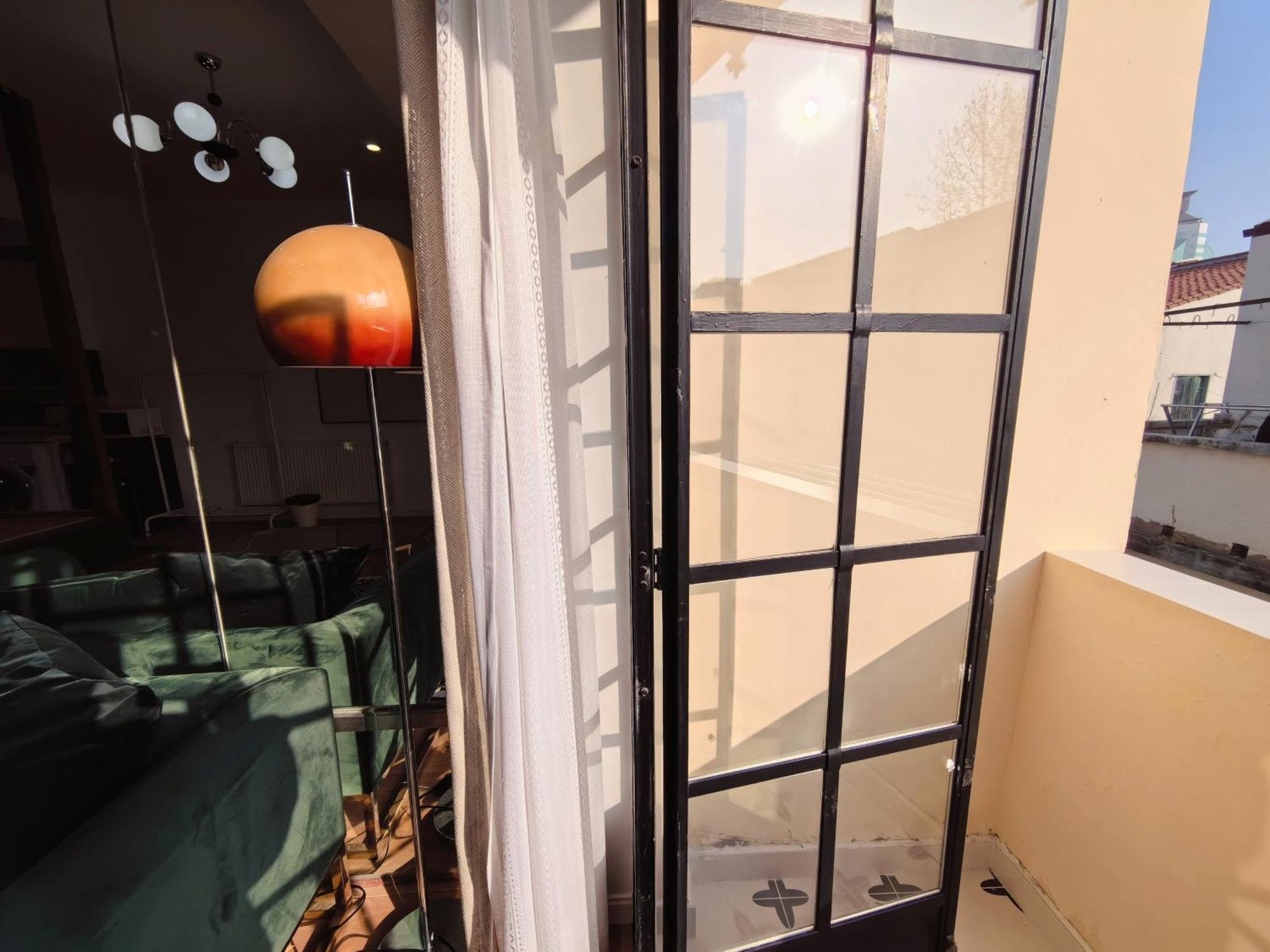 Hills & Zinn Sunshine With Balcony Near Metro Line1 Changshu Rd